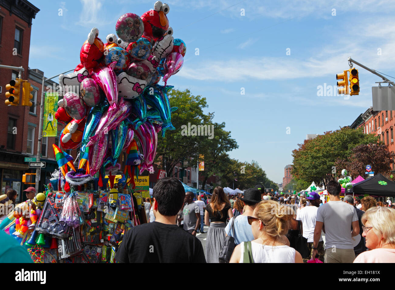 Brooklyn Street Fair crowd with balloons Stock Photo Alamy