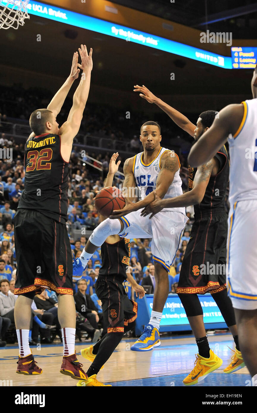Los Angeles, CA, USA. 14th Jan, 2015. UCLA Bruins guard Norman Powell #4  moves the ball in the second half in action during the College Basketball  game between the UCLA Bruins and
