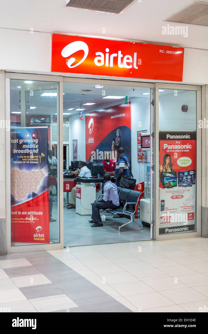 lagos-nigeria-airtel-mobile-phone-shop-in-a-city-shopping-mall-stock