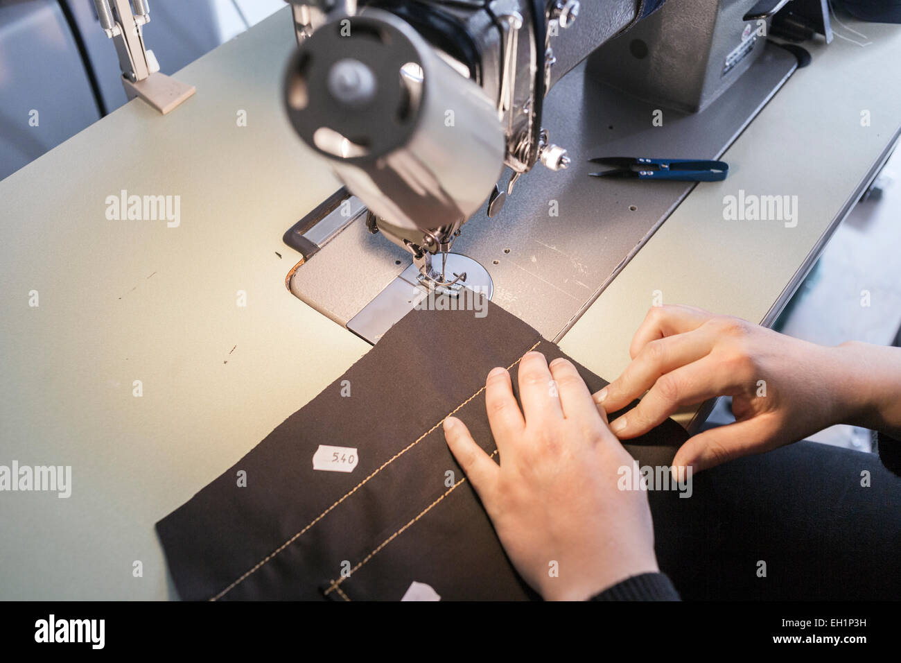 Women using sewing machines hires stock photography and images Alamy