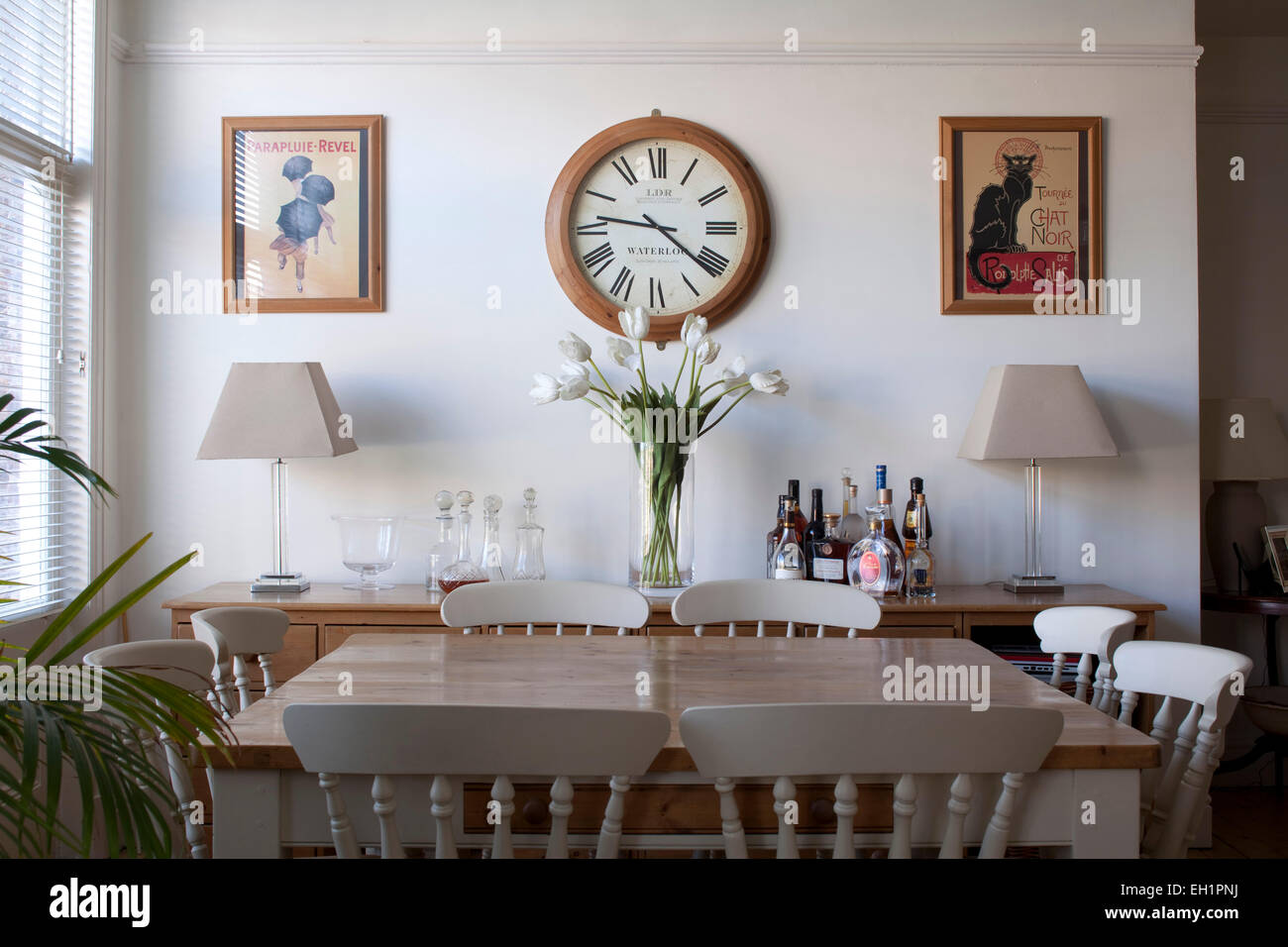 Modern country style dining room in Macclesfield townhouse, Cheshire