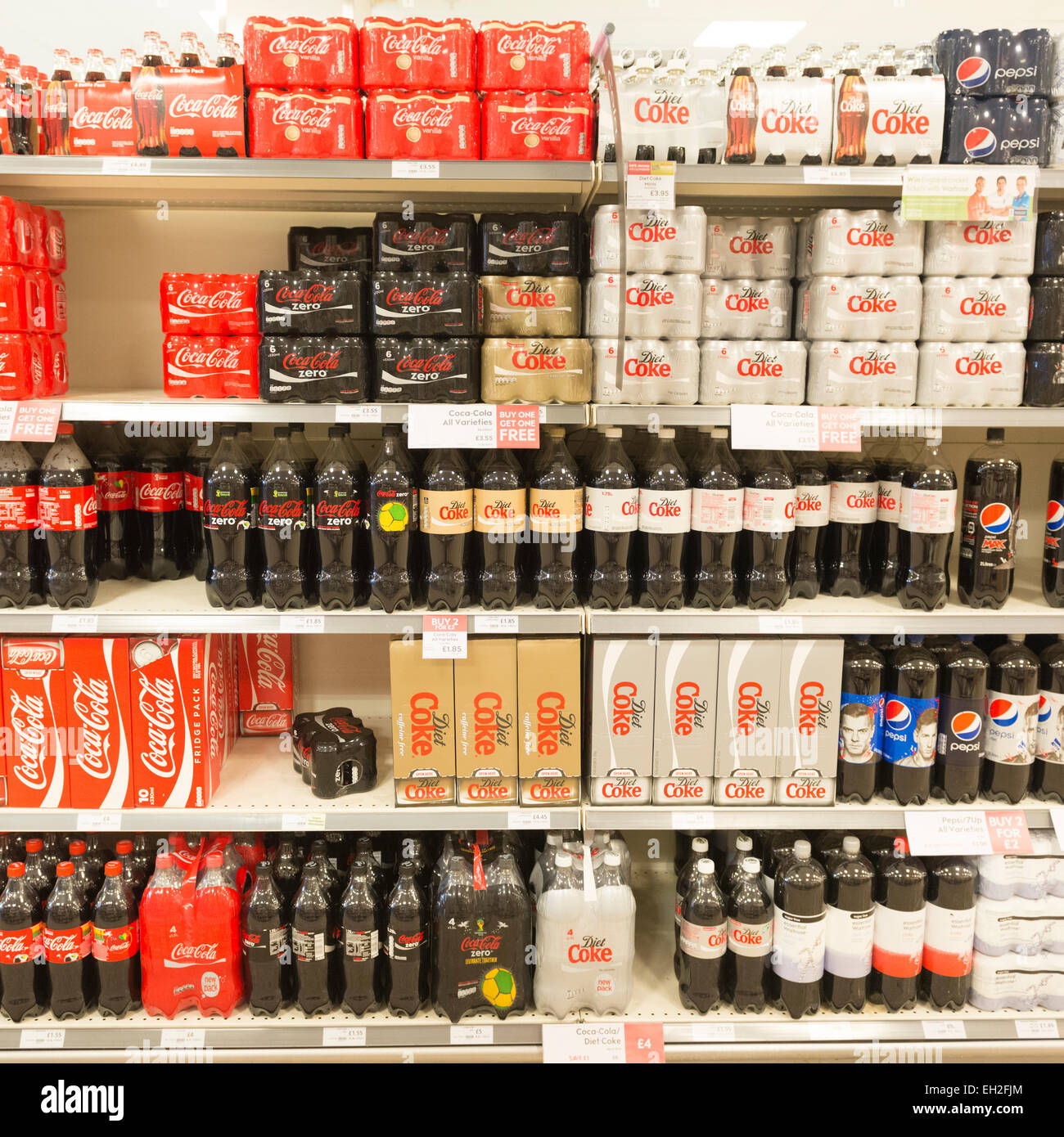 Coca Cola soft drinks on supermarket shelves Diet Coke and Coke Zero Stock Photo