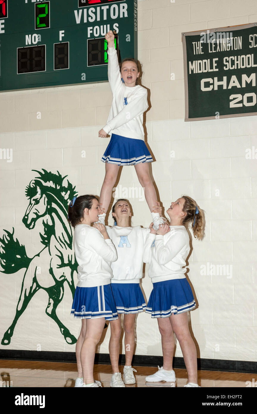 Middle school American girl cheerleaders in Kentucky USA Stock Photo