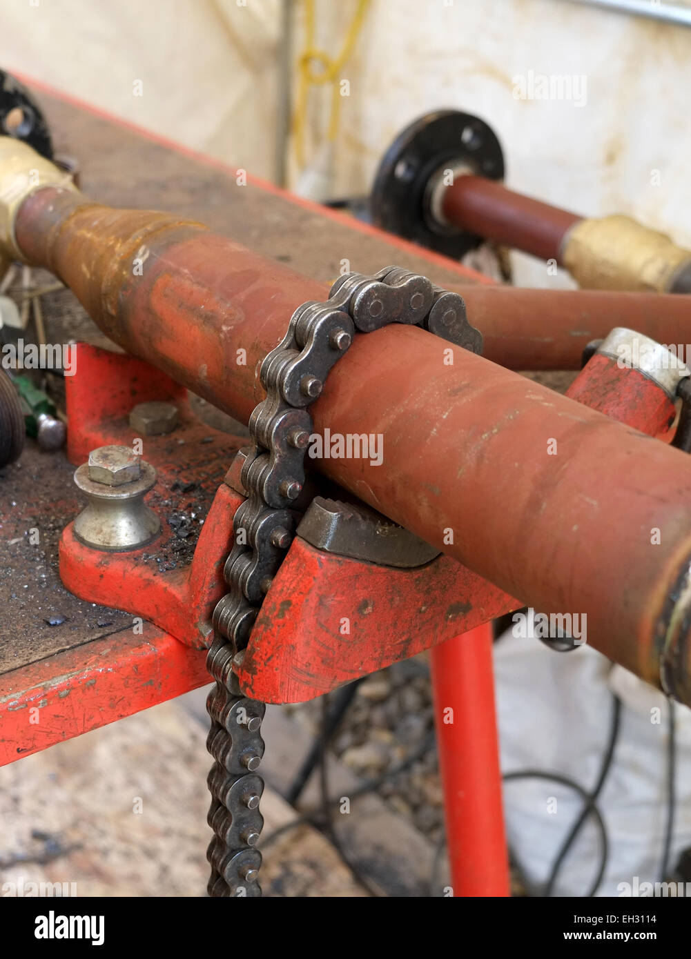 Chain online pipe vice