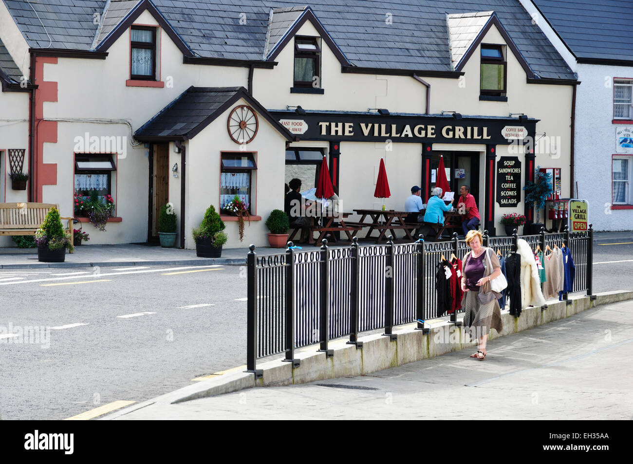Leenaun, also Leenane, is a village in County Galway, Ireland Stock ...
