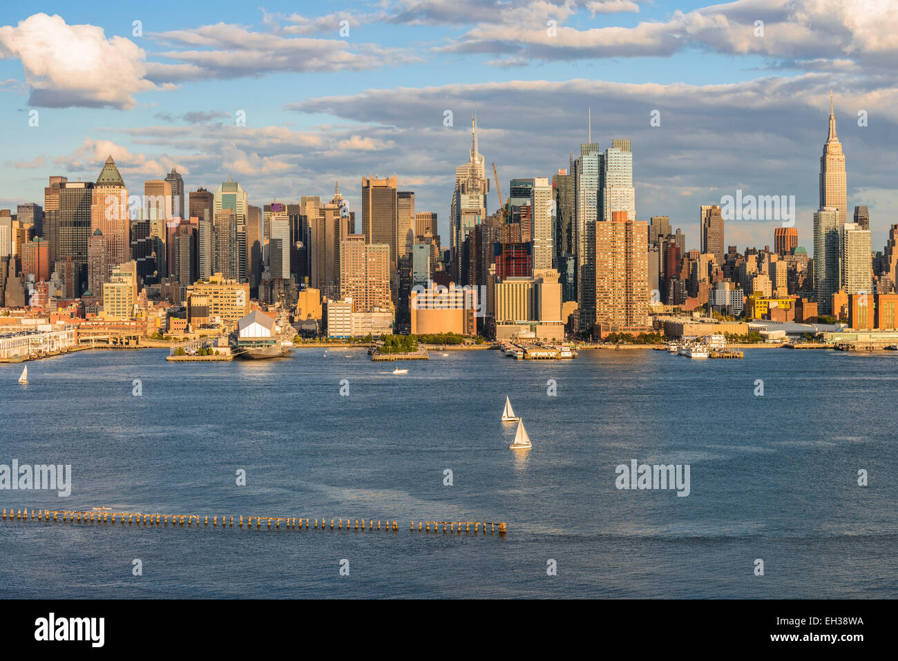 New York City midtown skyline over Hudson river Stock Photo - Alamy