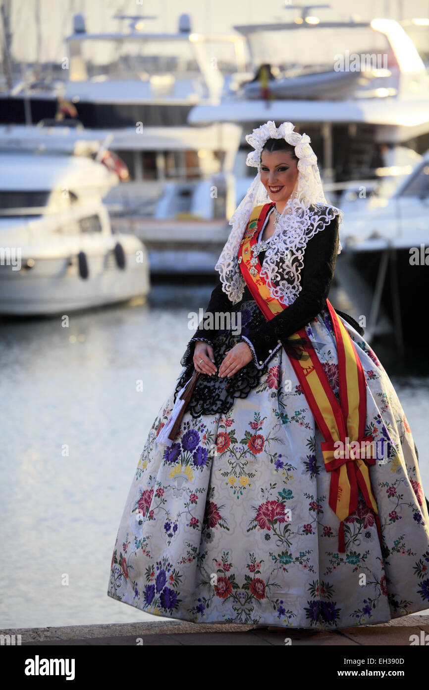 Festival Outfits In Spanish 270 Spanish Fiesta Ideas In 2026 Flamenco Dress,  Mexican Dresses