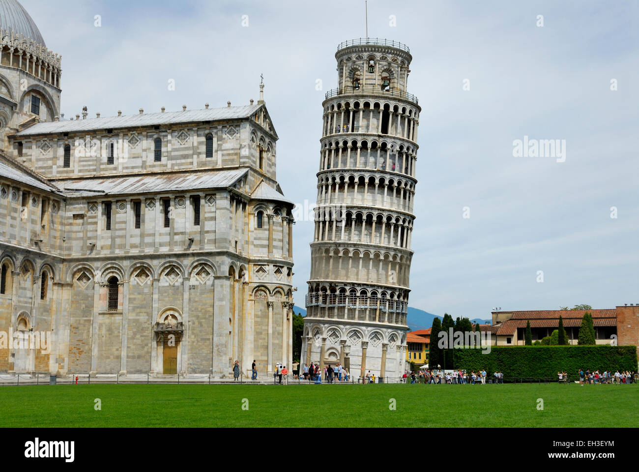 The leaning tower deals pizza