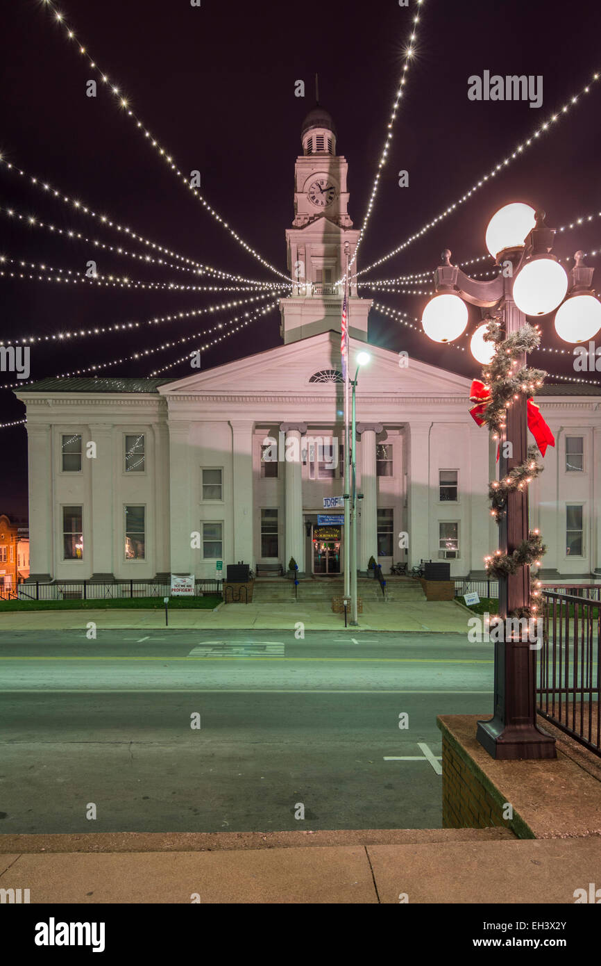 Christmas street light decorations at the courthouse in Winchester