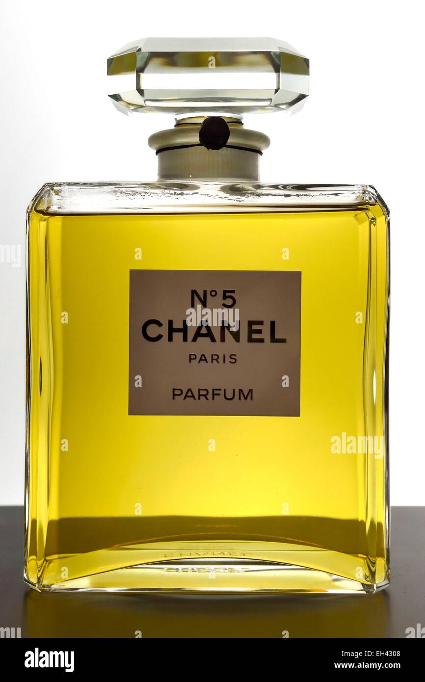 France, Alpes Maritimes, Grasse, International Perfume Museum, bottle of perfume Chanel No. 5 Stock Photo