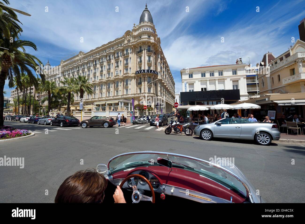 Road sign to cannes hi-res stock photography and images - Alamy