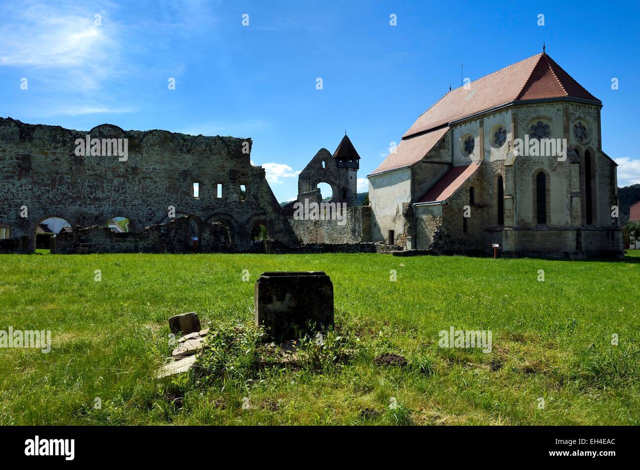 Romania, Transylvania, Sibiu and Fagaras region, Carta, former Cistercian Carta monastery (1205-1474), the ruins of the abbey church was converted into a fortified Lutheran church by the Saxon community Stock Photo
