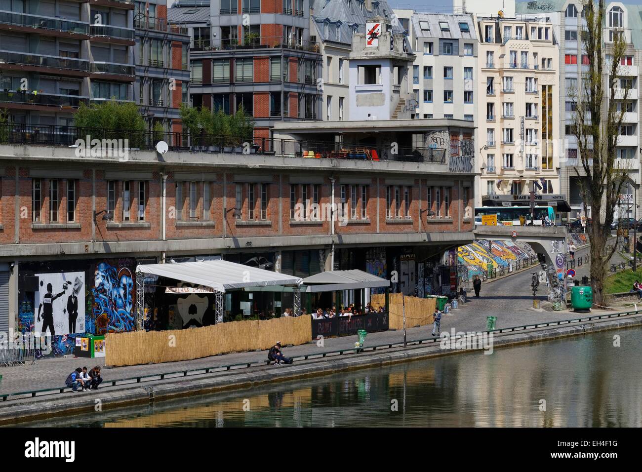 France, Paris, canal Saint-Martin, Point Ephemere, artistic dynamics Centre Stock Photo