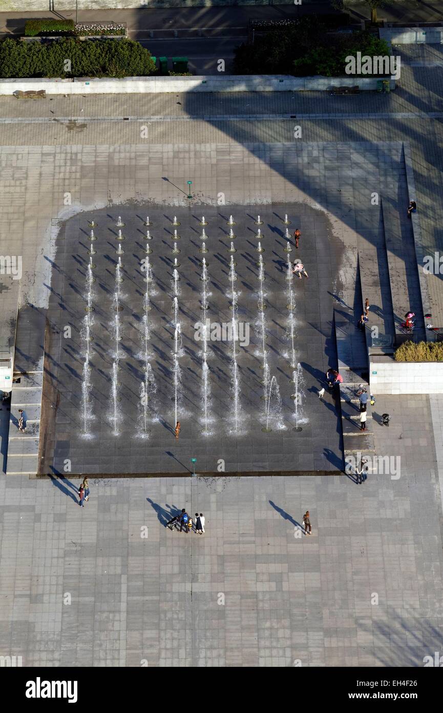 France, Paris, Andre Citroen park, the great sparkling water fountain