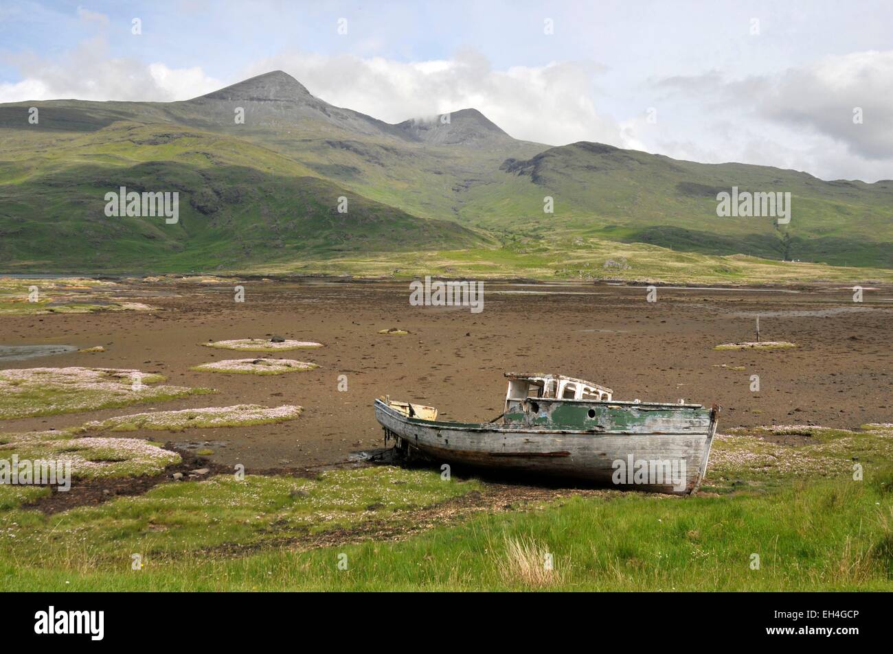 United Kingdom, Scotland, Isle of Mull, wreck of a wooden boat along the Loch Scridain Stock Photo