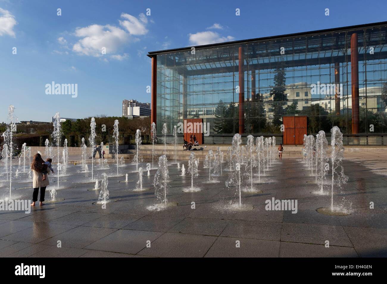 France, Paris, Andre Citroen park, the great sparkling water fountain