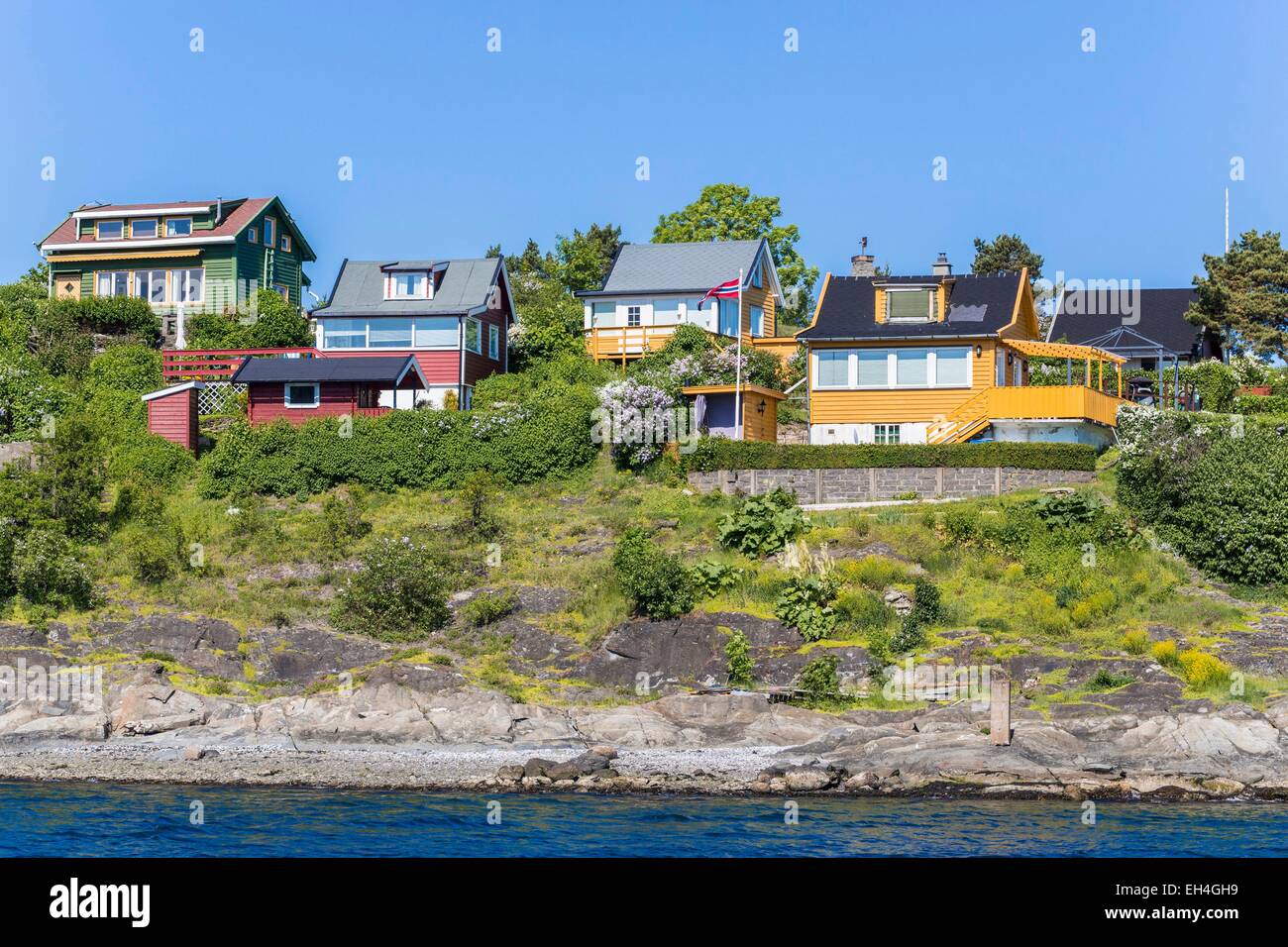 Norway, Oslo, Oslofjord, residential houses on one of the many islands