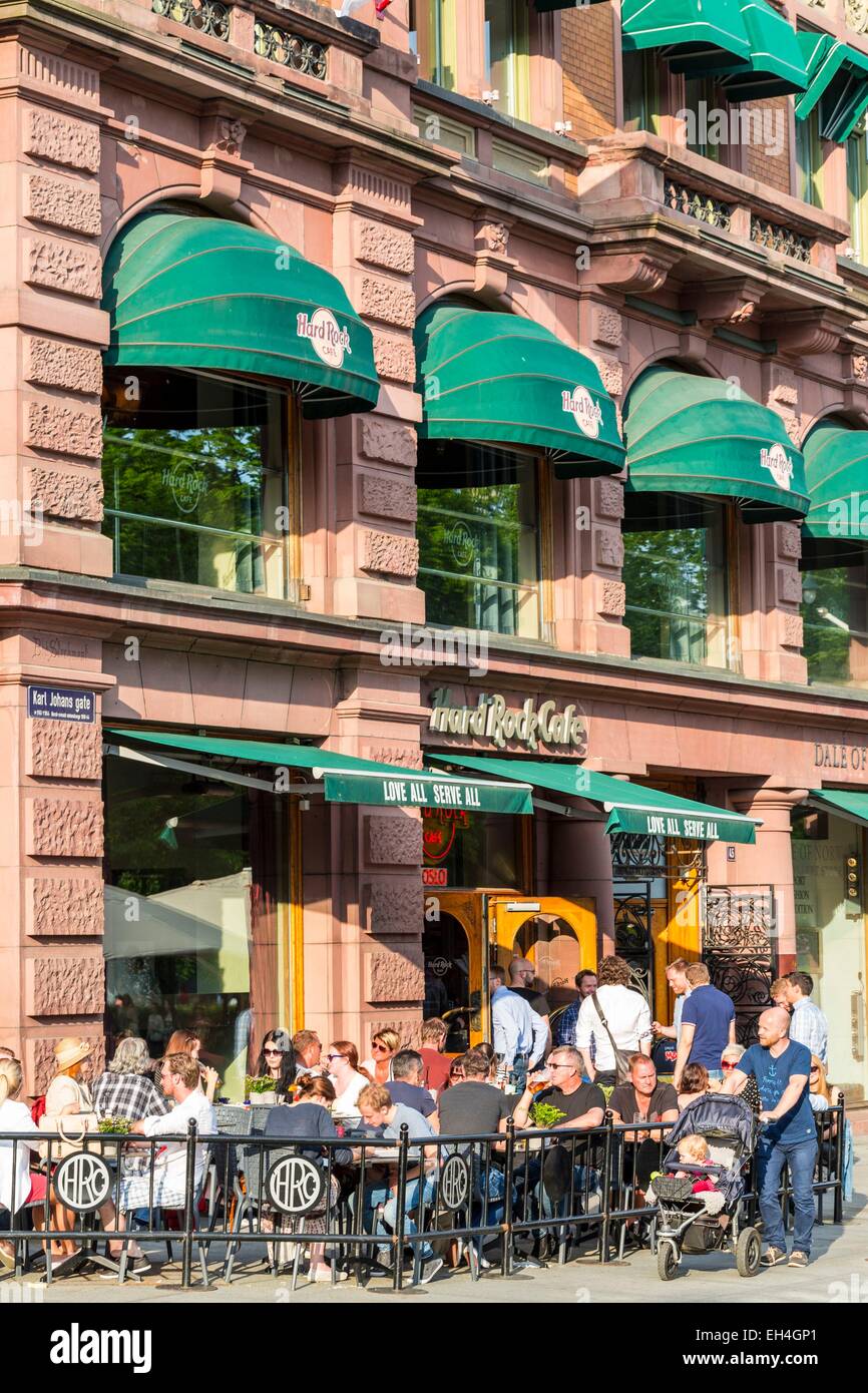 Norway, Oslo, Karl Johans gate, the Hard Rock Cafe located in a 1897 building, terrace Stock Photo