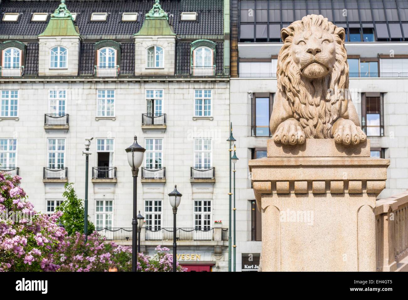 Norway, Oslo, carving the door of Parliament with the substance of the Grand Hotel (1874) attended by playwright Henrik Ibsen (1828-1906) as well as many artists in the late 19th century and the annual winner of Nobel Peace Prize Stock Photo