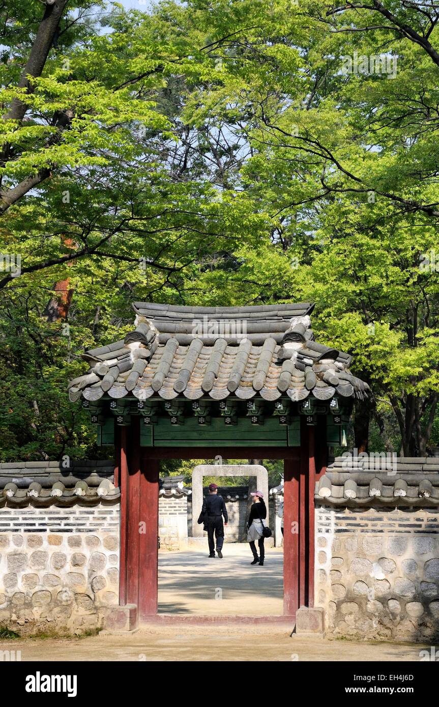 South Korea, Seoul, harmony between nature and traditional architecture in the Secret Garden (Biwon) of Changdeokgung Palace (Prospering Virtue Palace) listed as World Heritage by UNESCO Stock Photo