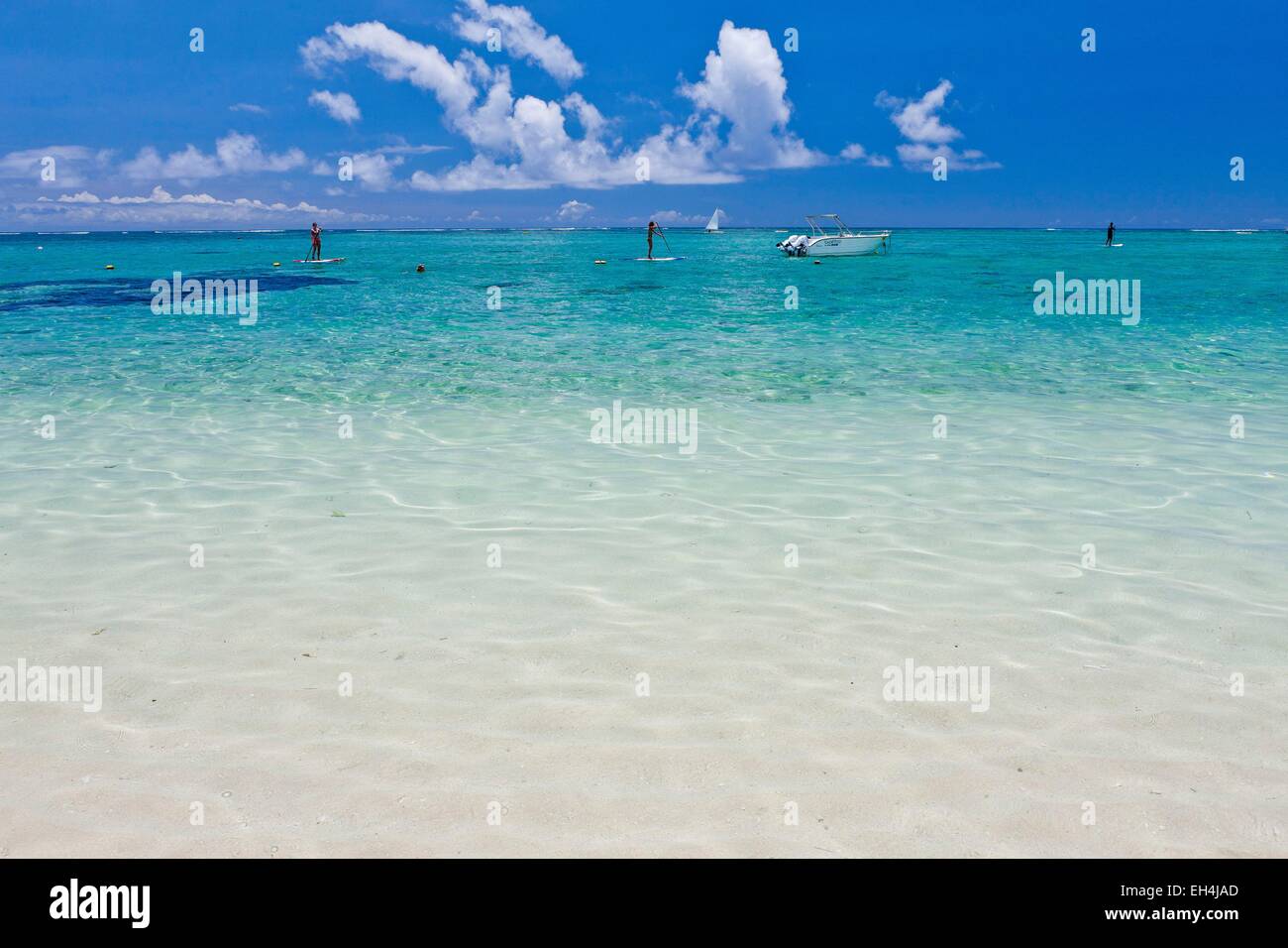 Mauritius, South West Coast, Black River District, woman practicing Stand up paddle in the lagoon Stock Photo