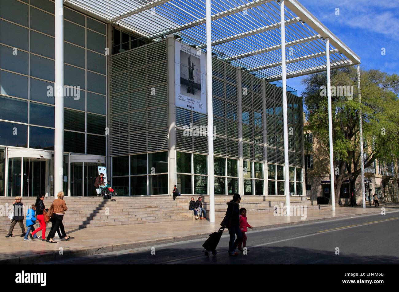 France, Gard, Nimes, carré d'Art, Public building designed by the architect Norman Foster, welcoming great exhibitions of contemporary art Stock Photo