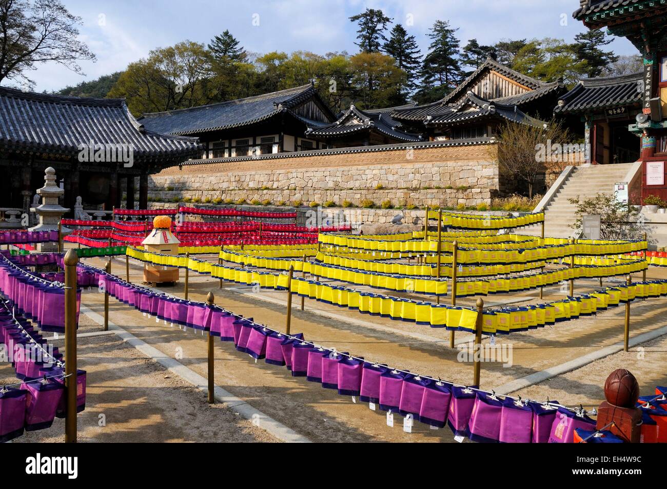 South Korea, South Gyeongsang Province (Gyeongsangnam-do), Gayasan, lanterns in the courtyard of the buddhist temple of Haeinsa listed as World Heritage by UNESCO Stock Photo
