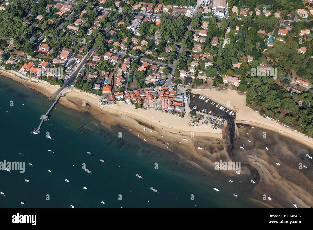 France, Gironde, Lege Cap Ferret, le Piquey, the seaside resort on the Bassin d'Arcachon (aerial view) Stock Photo