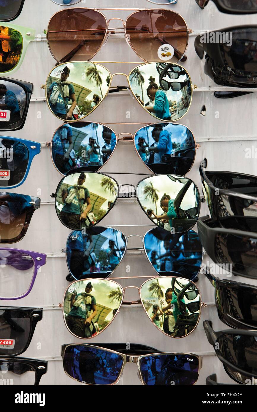 Sunglasses on a display hi-res stock photography and images - Alamy