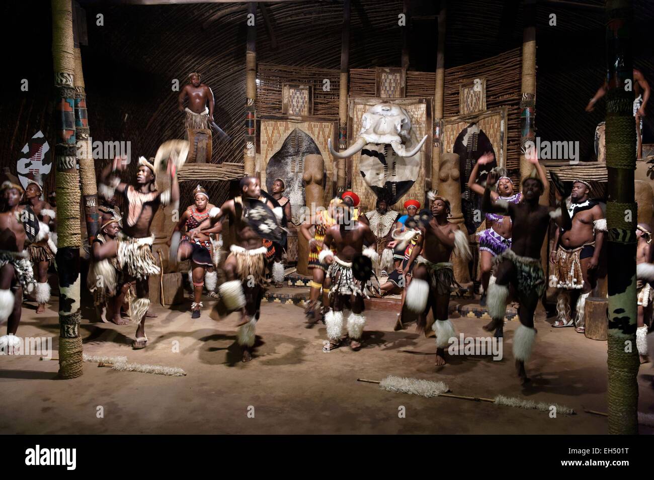 South Africa, Kwazulu Natal, Eshowe, Zululand, Shakaland, dancers performing traditional zulu dance Stock Photo