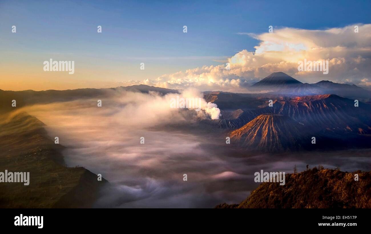 Indonesia, Java, Jawa Timur, Bromo-Tengger-Semeru National Park, sunrise over the volcanoes viewed from mount Penanjakan Stock Photo