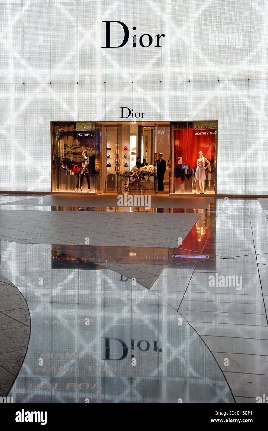 Dior shop in the Taipei 101 shopping centre mall, Taipei, Taiwan Stock  Photo - Alamy