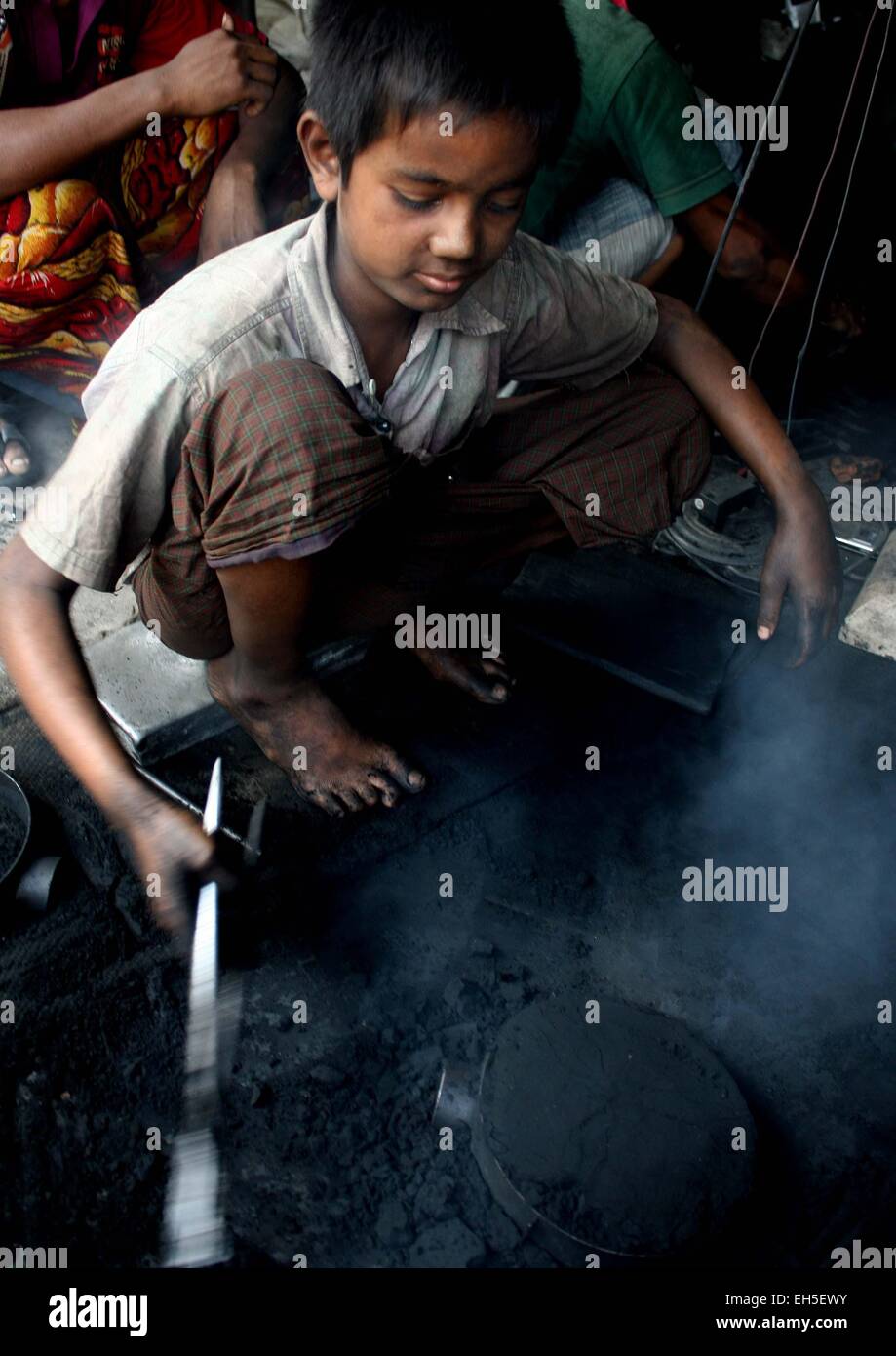 Child Workers at a steel recycling and re-rolling mill in Dhaka Stock ...
