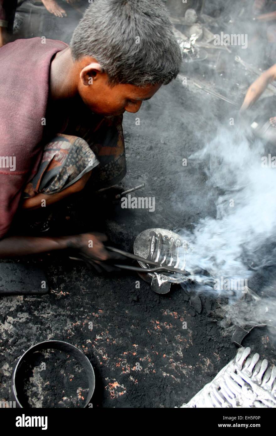 Child Workers at a steel recycling and re-rolling mill in Dhaka Stock ...