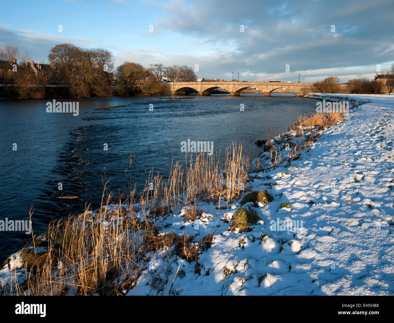 Thurso Bridge, by Macbey & Gordon, 1885-7, over the river Thurso, Caithness, Scotland, UK Stock Photo