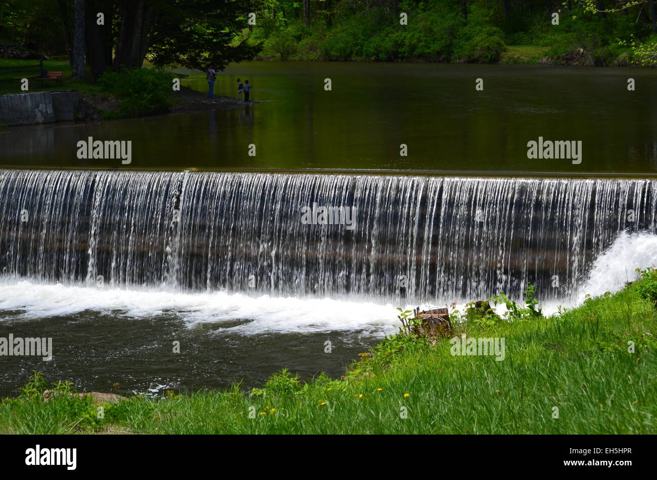 Waterfall falling streams hi-res stock photography and images - Alamy