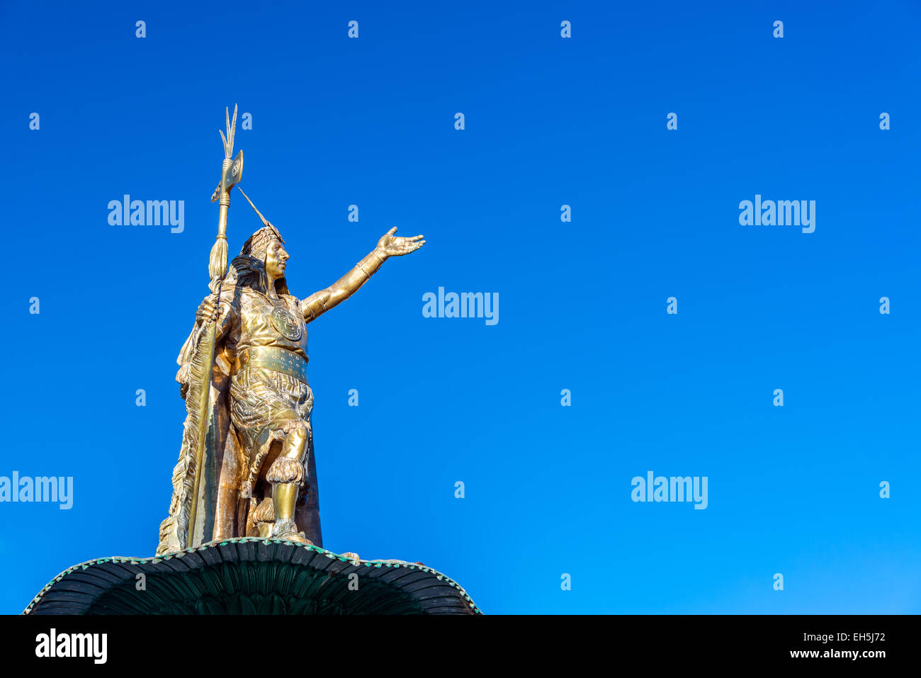 Fountain in the form of an Incan ruler in the Plaza de Armas in the historic center of Cuzco, Peru Stock Photo