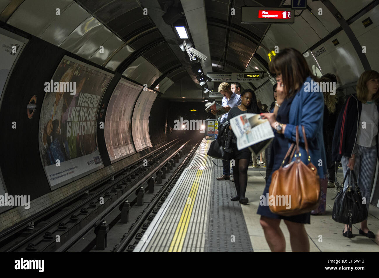 London tube at rush hour Stock Photo - Alamy
