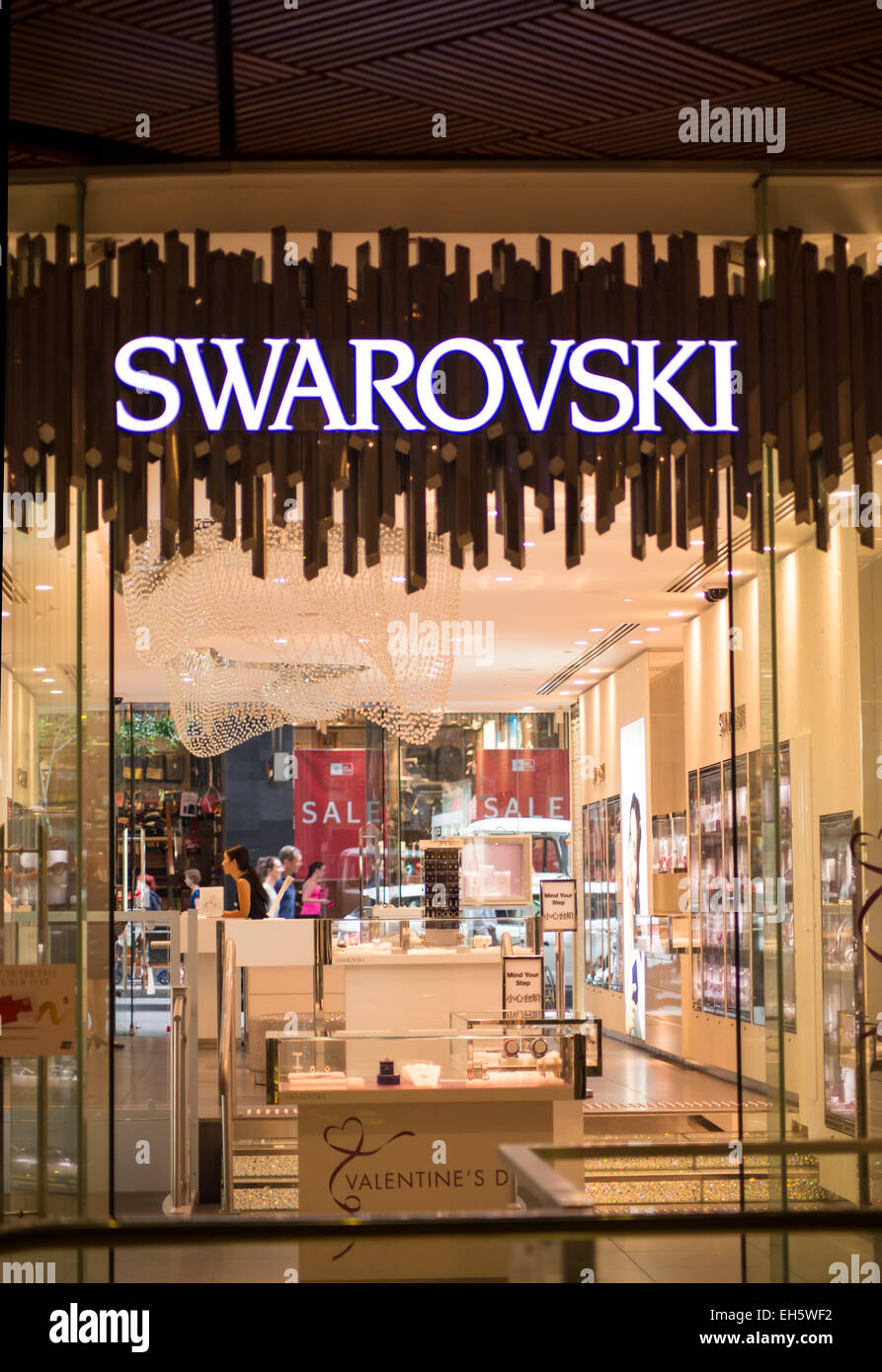 SYDNEY, AUSTRALIA - fEBRUARY 9, 2015: Swarovski shop in Sydney, Australia.  It is an Austrian producer of luxury cut lead glass Stock Photo - Alamy