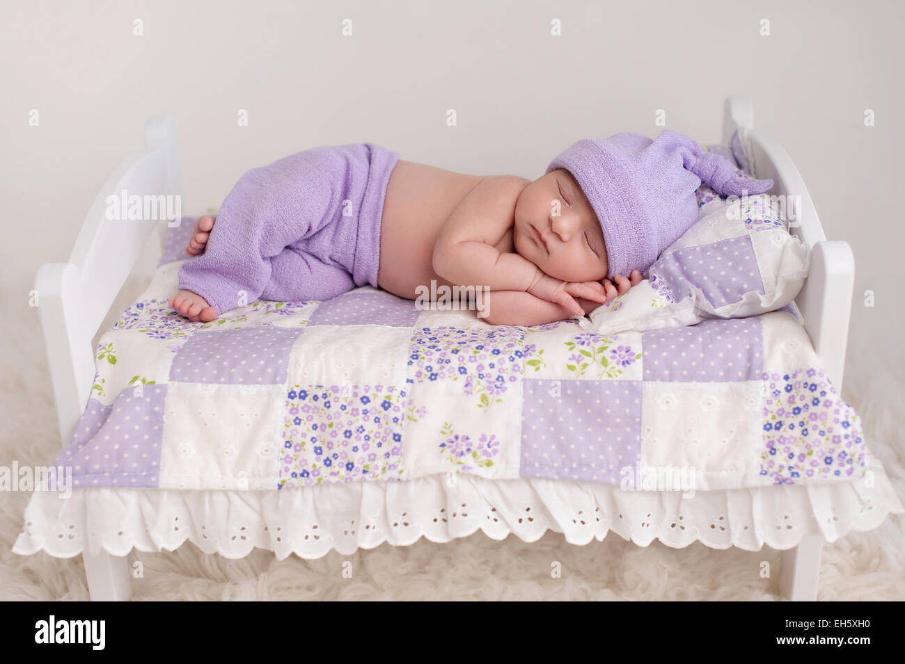 tiny baby bed