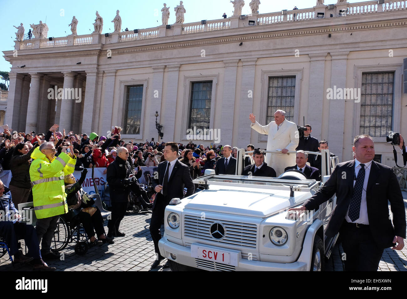 Vatican City. 7th March, 2015. Pope Francis meet people of Comunione e Liberazione for the 60th year of the association Credit:  Realy Easy Star/Alamy Live News Stock Photo