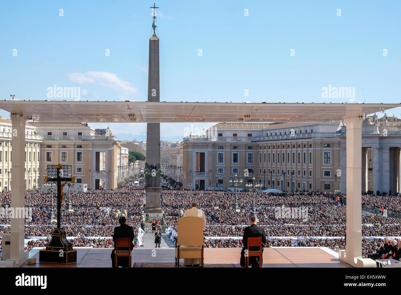 Vatican City. 7th March, 2015. Pope Francis meet people of Comunione e Liberazione for the 60th year of the association Credit:  Realy Easy Star/Alamy Live News Stock Photo