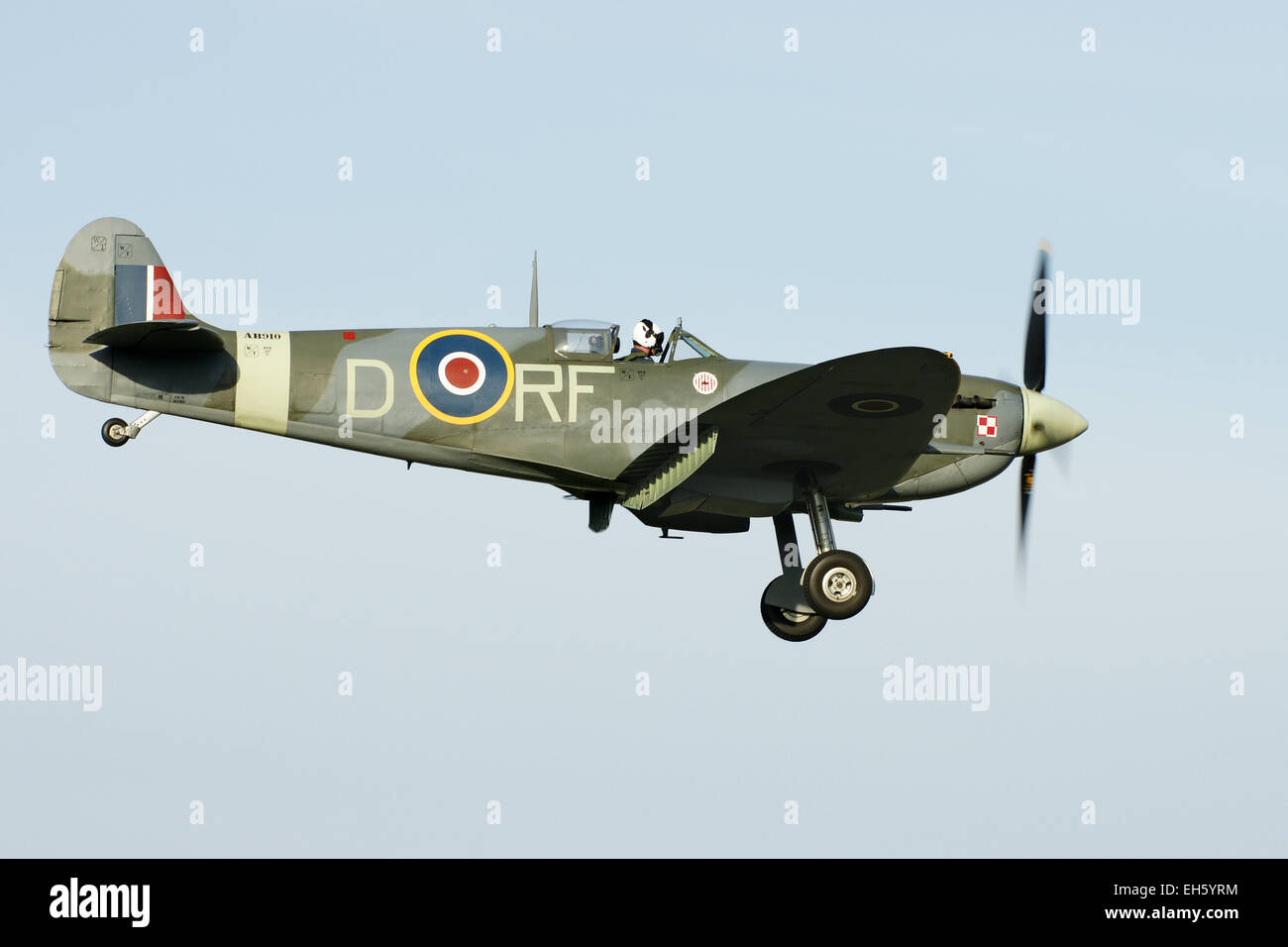 Spitfire Mk Vb AB910 on final approach Stock Photo