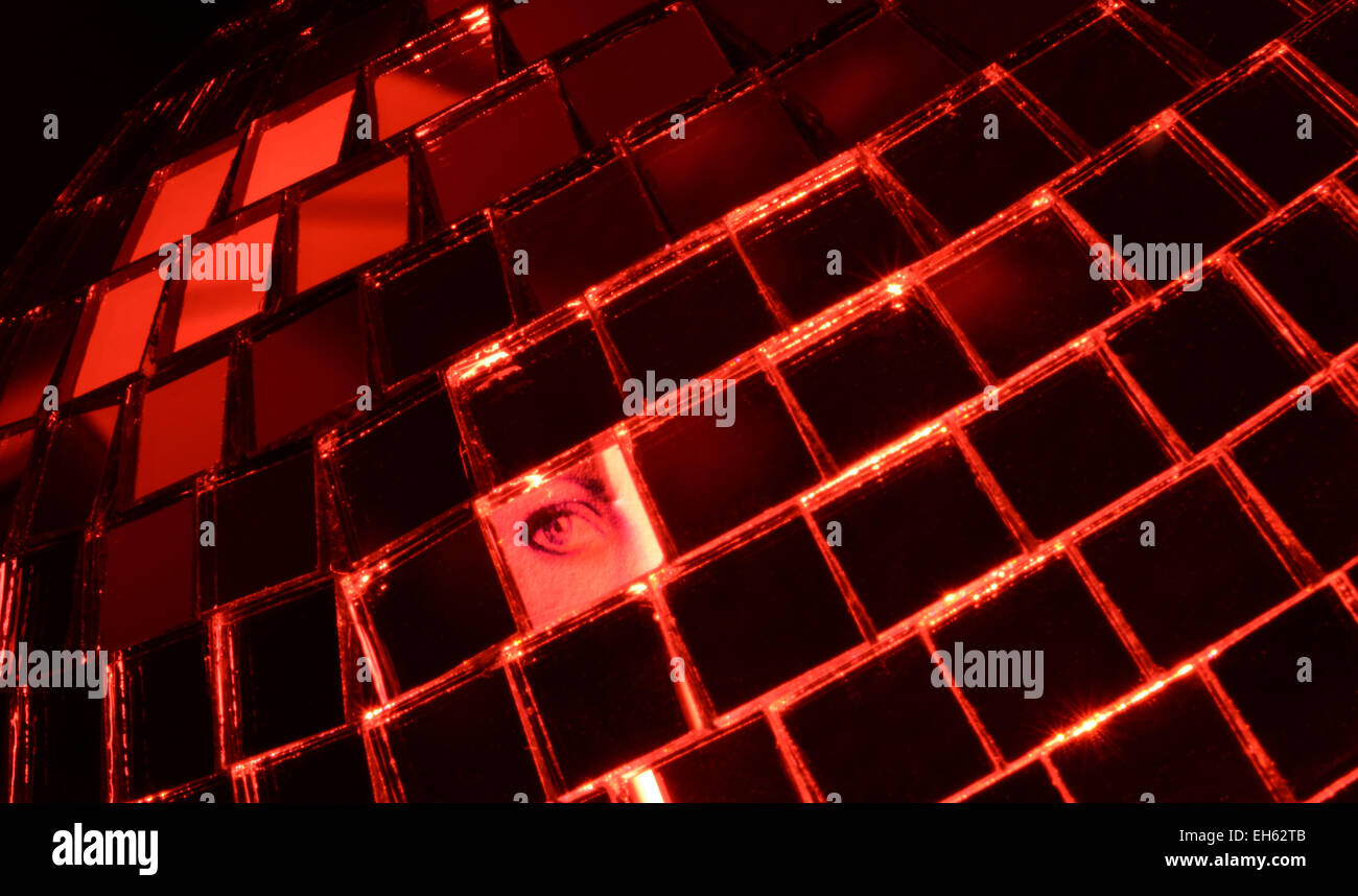 Mirror ball light hires stock photography and images Alamy