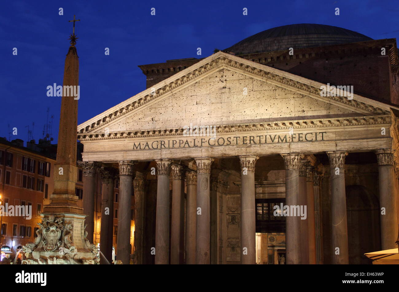 Pantheon at night in Rome, Italy Stock Photo