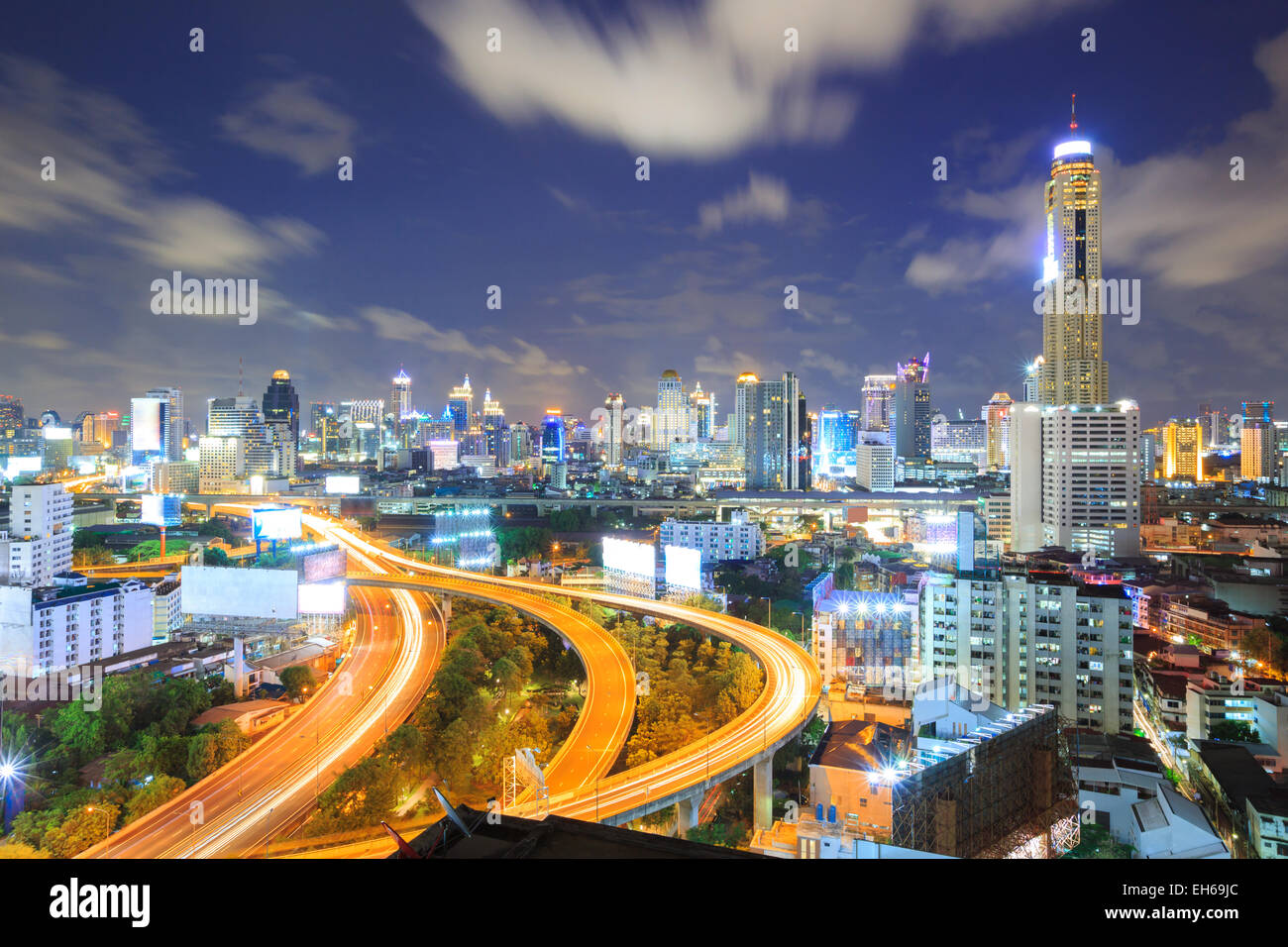 aerial view of Bangkok Highway to Downtown business area at night Stock ...