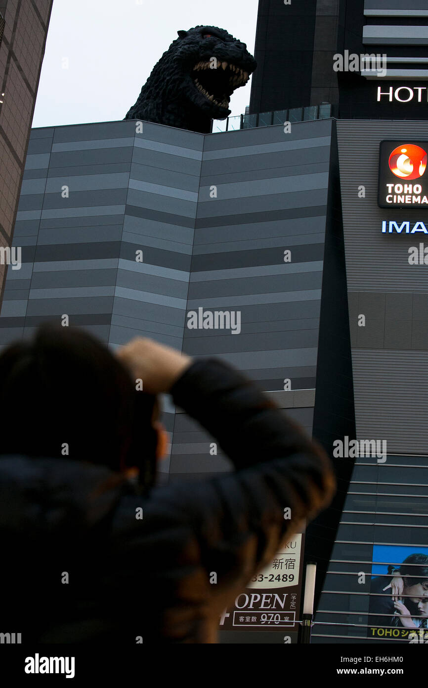 Tokyo Japan 8th March 15 A Giant Godzilla Head On Display In A Stock Photo Alamy Tokyo Japan 8th March 15 A Giant Godzilla Head On Display In A Stock Photo Alamy