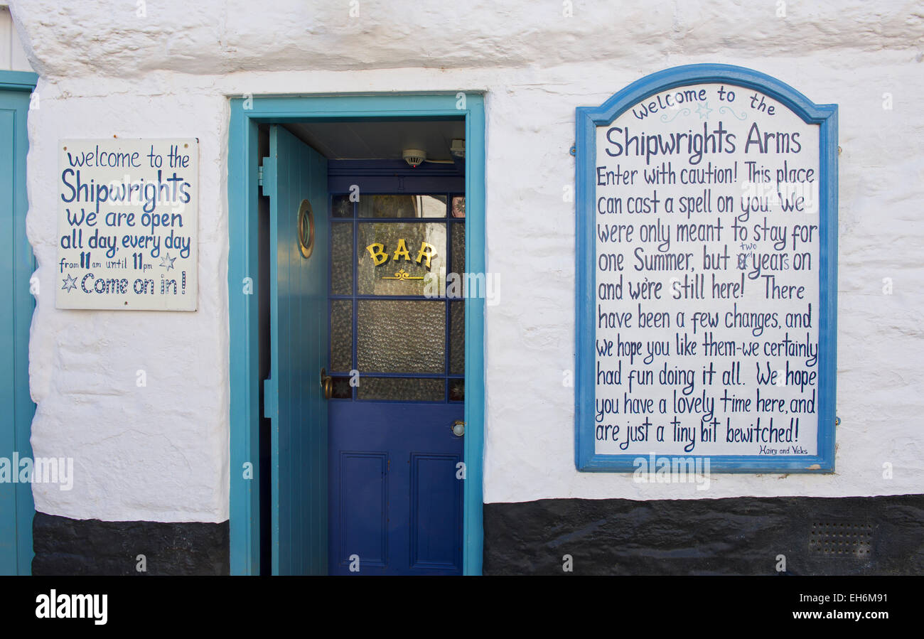 Welcome sign by the door of the Shipwrights Arms in Helford, Cornwall, England UK Stock Photo