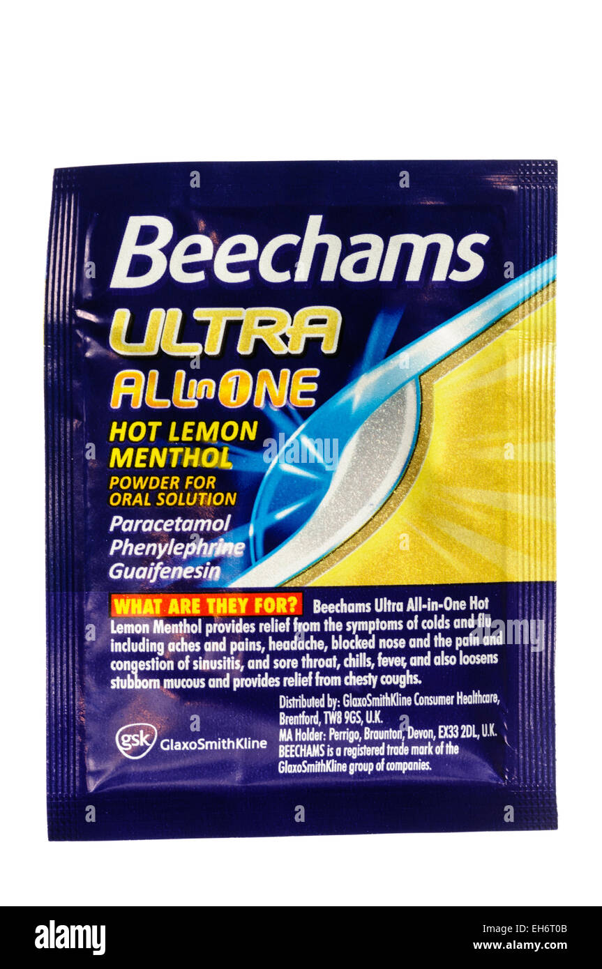 Beechams 'Ultra' Powders for cold and flu relief, containing paracetamol, phenylephrine and guaifenesin Stock Photo