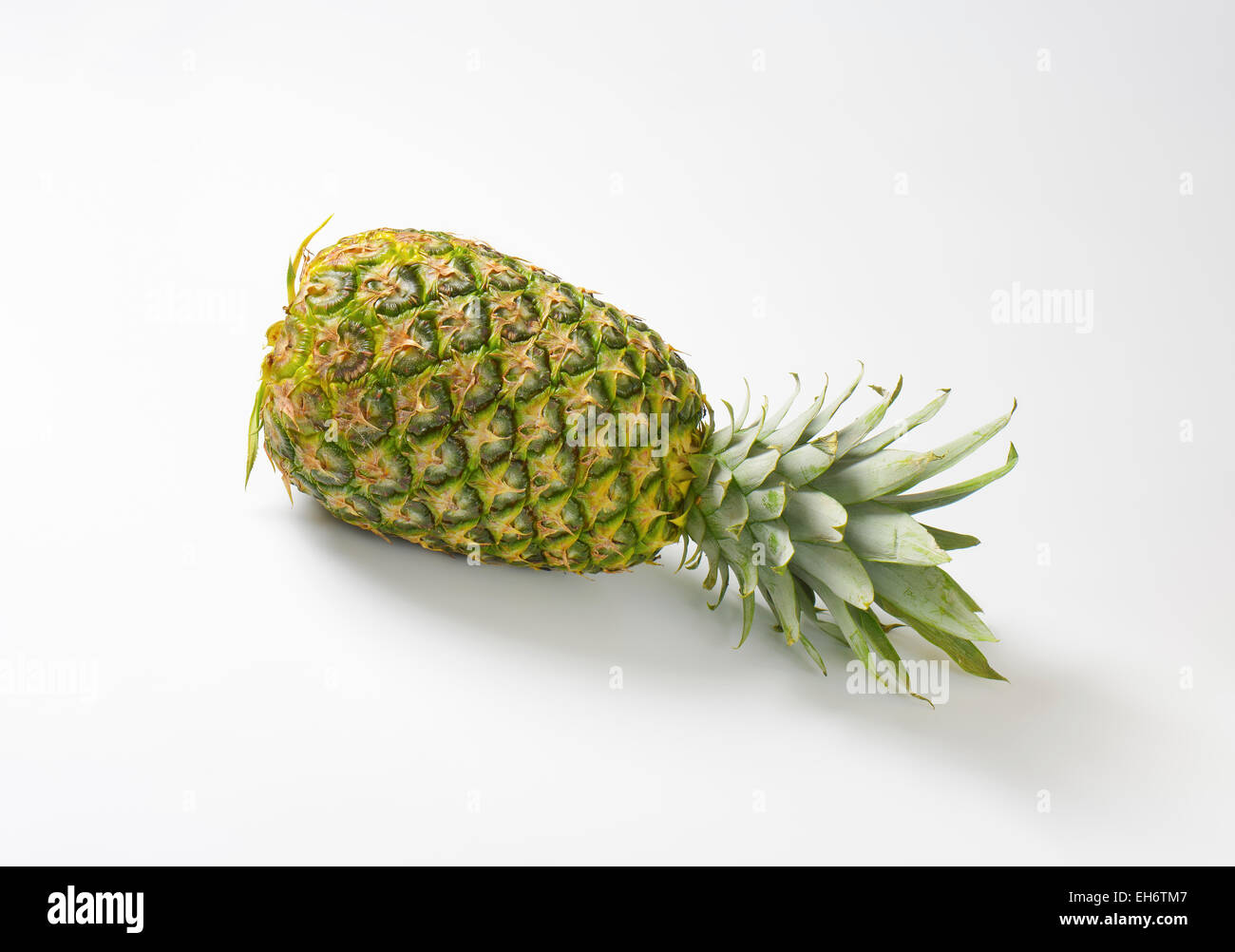 Whole pineapple hi-res stock photography and images - Alamy